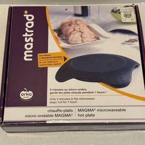New Mastrad Magma Microwaveable Hot Plate Warming Plate Silicone Red